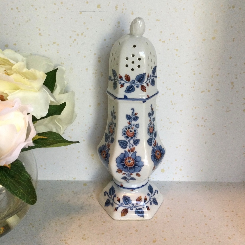 Vintage 1979 Ester Lauder Talc Shaker Porcelain Decanter, Imari Asian Pattern